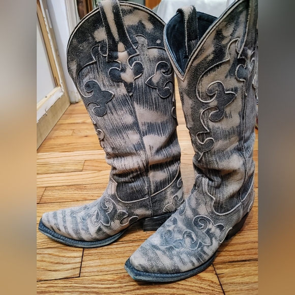 Lane boots Shoes - Lane Dawson Embroidered Cowboy Boots – Black/White Distressed Leather – Size 5.5